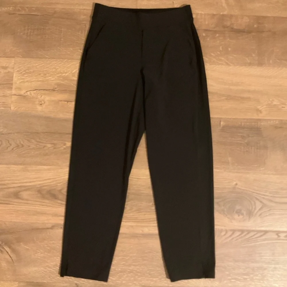 Athleta Brooklyn black ribbed mid rise ankle pants with ribbed side panel, 2 - Picture 4 of 9